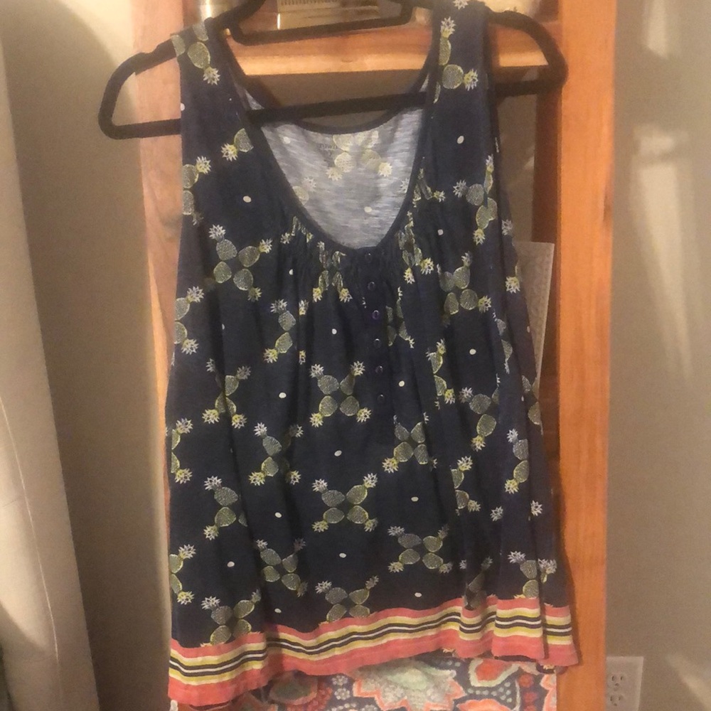 Crown and Ivy Tank